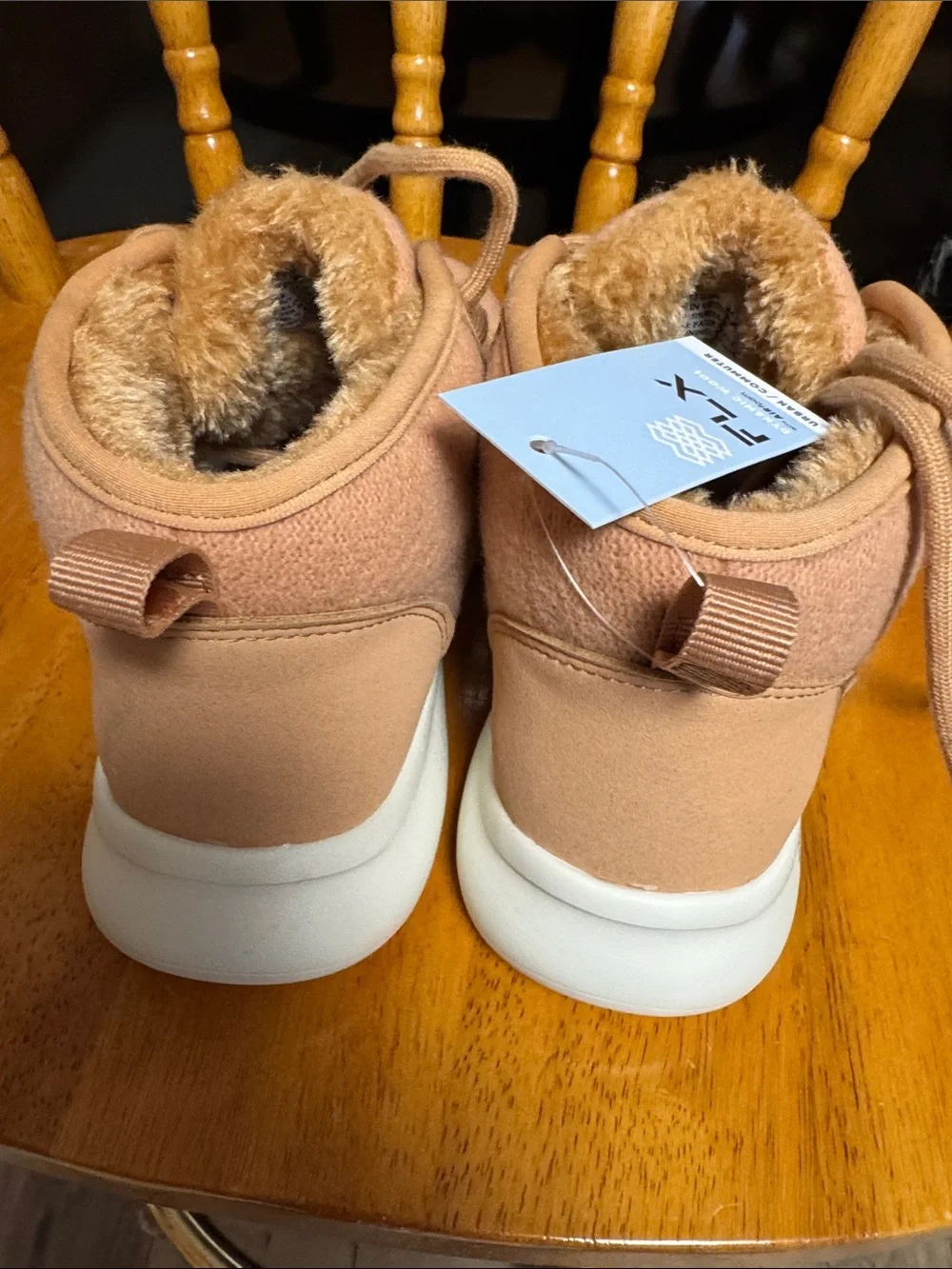 Women's FLX 7.5W Tan sherpa water proof lightweight hightop Casual Sneakers